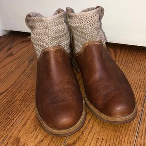 Timberlands cognac color with knit top